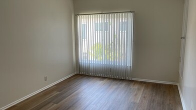 4767 San Vicente Blvd, Unit 7 in Los Angeles, CA - Foto de edificio - Building Photo