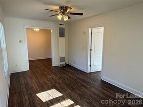 2203 Highland St in Charlotte, NC - Building Photo - Building Photo