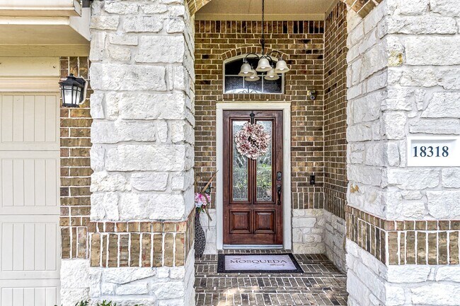 18318 W Williams Bend Dr in Cypress, TX - Foto de edificio - Building Photo