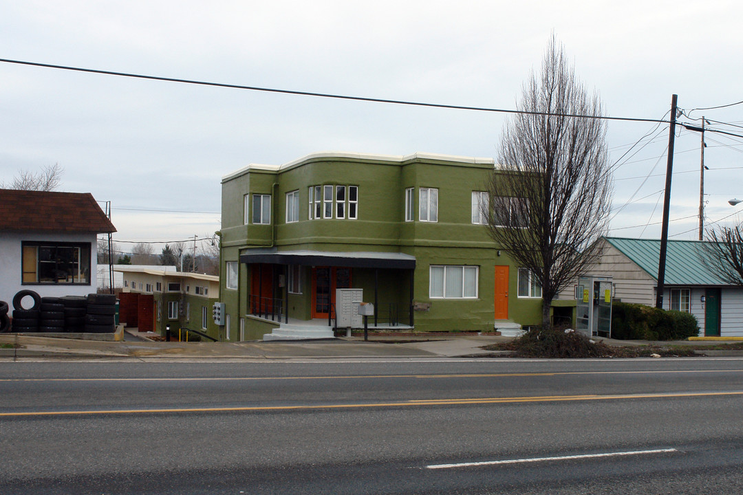 11401 NE Sandy Blvd in Portland, OR - Foto de edificio