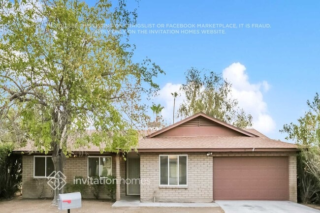property at 701 N Comanche Dr
