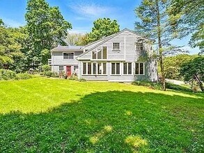 37 Eastview Rd in Hopkinton, MA - Building Photo - Building Photo
