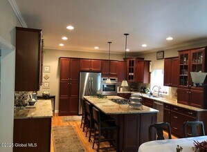 27 Secretariat Ln in Saratoga Springs, NY - Building Photo - Building Photo