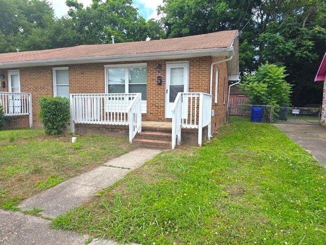 28 Carver Cir in Portsmouth, VA - Building Photo - Building Photo