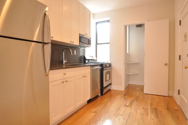 property at 358 W 45th St