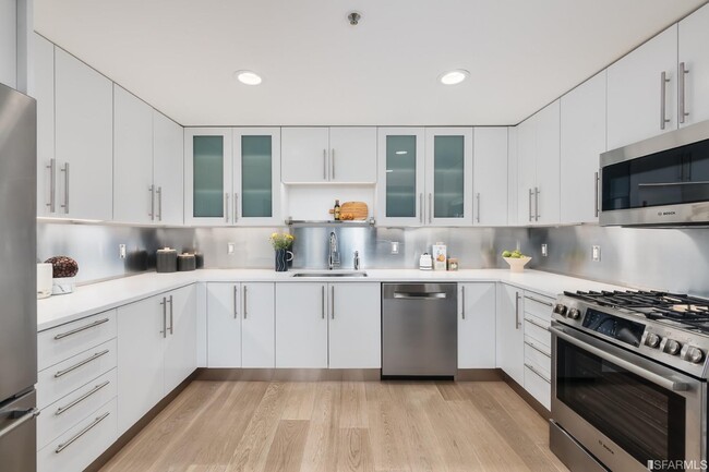 200 Brannan St in San Francisco, CA - Building Photo - Building Photo