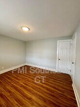 41R Boston Post Rd in Waterford, CT - Building Photo - Building Photo