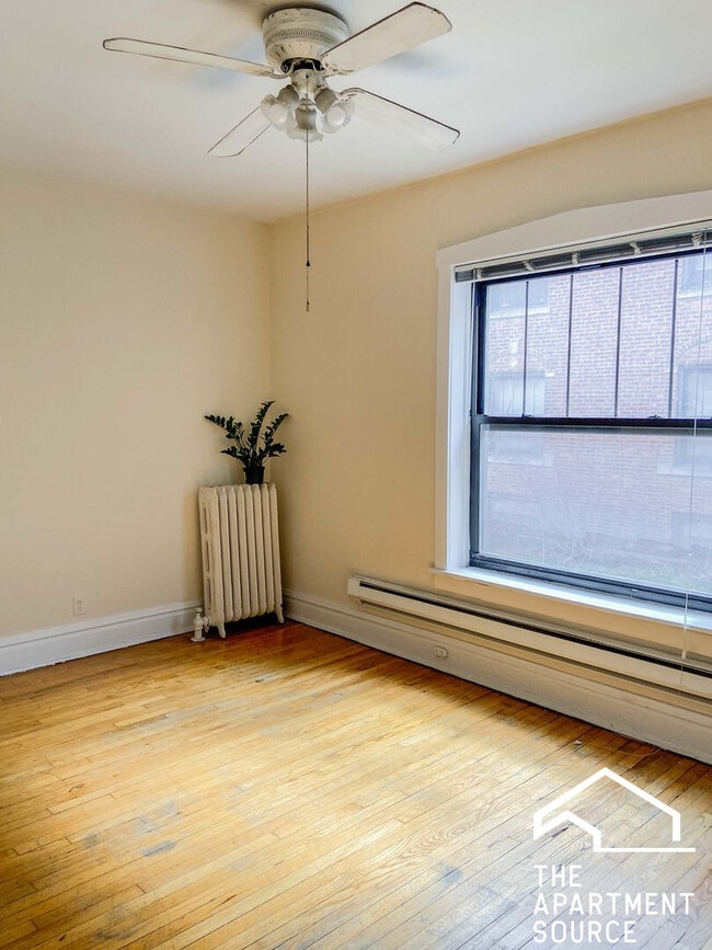 2890 N Clark St in Chicago, IL - Building Photo - Building Photo