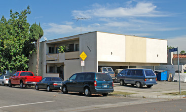 2650 Corning St in Los Angeles, CA - Building Photo - Building Photo