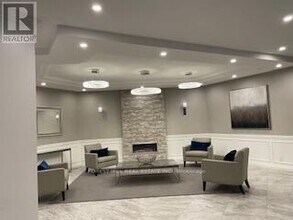 1300 Bloor St in Mississauga, ON - Building Photo - Building Photo