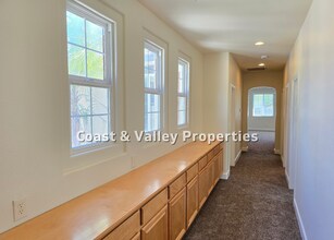 2495 Muirfield Way in Gilroy, CA - Building Photo - Building Photo