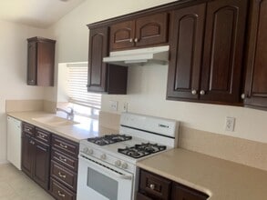 1055 N Belden Ave in Rialto, CA - Building Photo - Building Photo