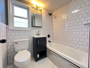 28 E 47th St, Unit 2 in Bayonne, NJ - Building Photo - Building Photo