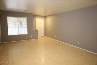 1830 Vista Pointe Ave in Henderson, NV - Building Photo - Building Photo