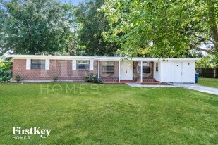 7720 Lauderdale Dr N in Jacksonville, FL - Building Photo