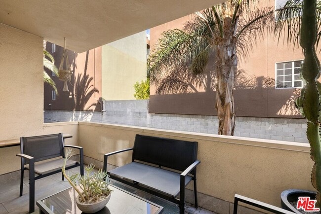 1734 N Fuller Ave in Los Angeles, CA - Building Photo - Building Photo