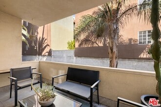 1734 N Fuller Ave in Los Angeles, CA - Building Photo - Building Photo