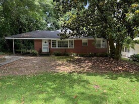 828 Catherine St in Forest Park, GA - Building Photo