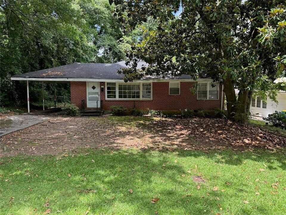 828 Catherine St in Forest Park, GA - Building Photo