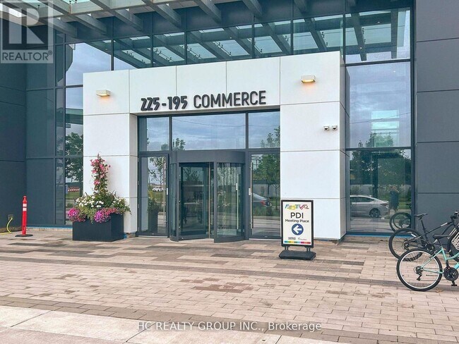 225 Commerce St in Vaughan, ON - Building Photo - Building Photo