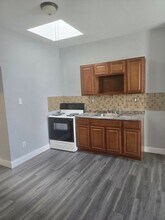 527 N 63rd St in Philadelphia, PA - Building Photo - Building Photo