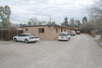 3038 N Richey Blvd in Tucson, AZ - Building Photo - Building Photo