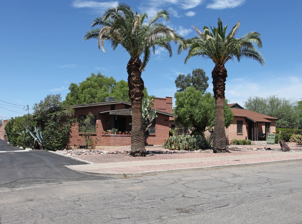 521-529 N Forgeus Ave in Tucson, AZ - Foto de edificio