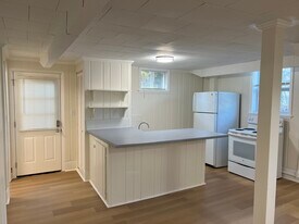 513 Midvale St, Unit Basement Studio in Lynchburg, VA - Building Photo