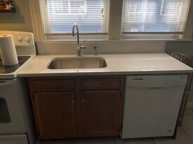 84 Endicott St, Unit 1-R in Peabody, MA - Building Photo