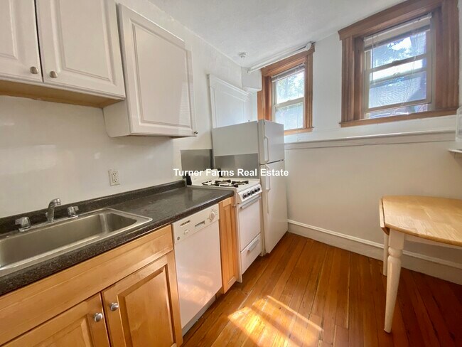 99 Hancock St, Unit B1 in Cambridge, MA - Building Photo - Building Photo