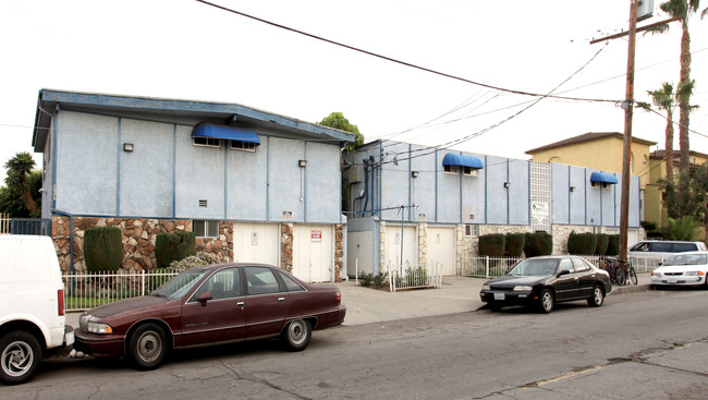 1010-1020, 1028 Orange Ave. in Long Beach, CA - Foto de edificio - Building Photo