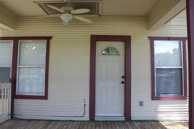 23923 S Wildwood Dr in Porter, TX - Building Photo - Building Photo