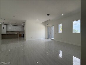 1549 NW 26th Pl in Cape Coral, FL - Building Photo - Building Photo