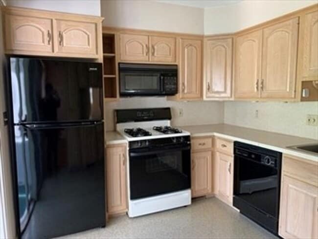 717-719-719 Stony Hill Rd in Wilbraham, MA - Building Photo - Building Photo