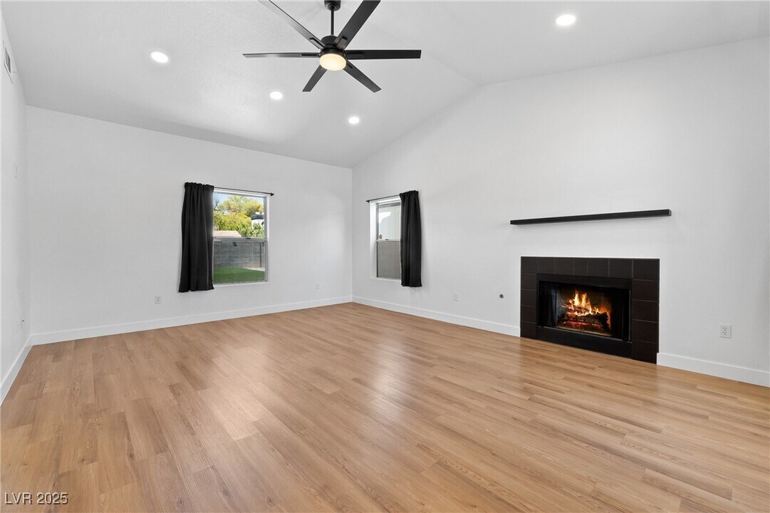 3523 Farina Dr in North Las Vegas, NV - Building Photo