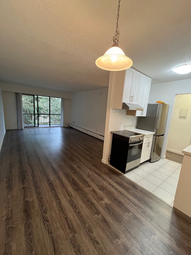 Amberlodge in Vancouver, BC - Building Photo - Building Photo