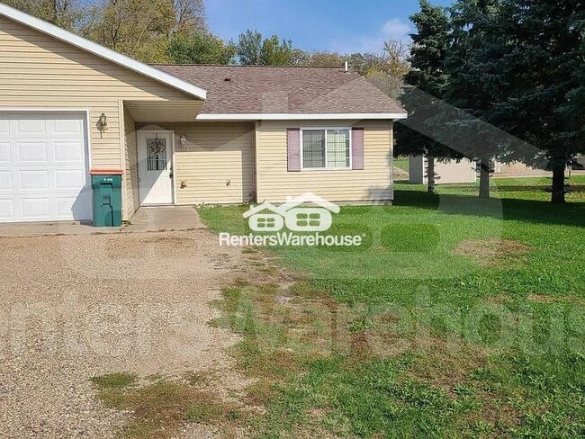 135 North St W in Eagle Bend, MN - Building Photo - Building Photo