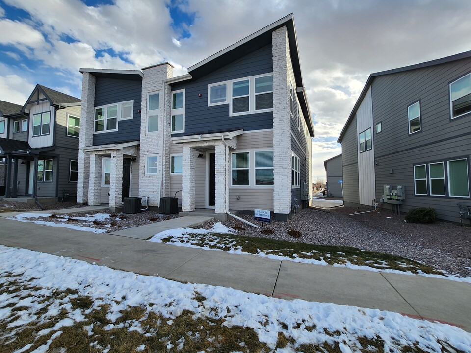 1915 Zephyr Rd in Fort Collins, CO - Building Photo