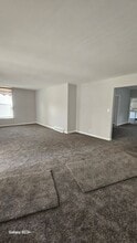 340 E Baker St in Bloomington, IL - Building Photo - Building Photo