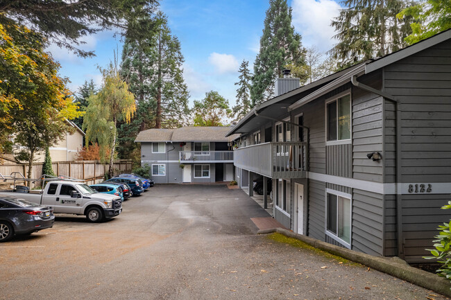 Cedar Village in Edmonds, WA - Building Photo - Primary Photo