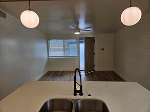 6623 E Cheery Lynn Rd in Scottsdale, AZ - Building Photo - Building Photo