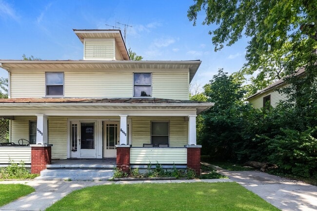 property at 1606-1608-1608 W High St