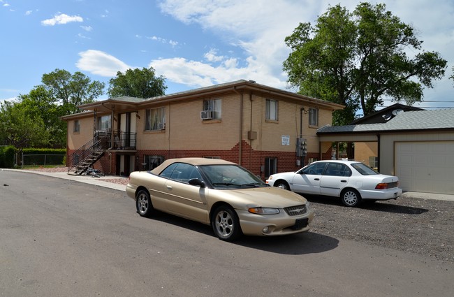 7150-56 Stuart St in Westminster, CO - Foto de edificio - Building Photo