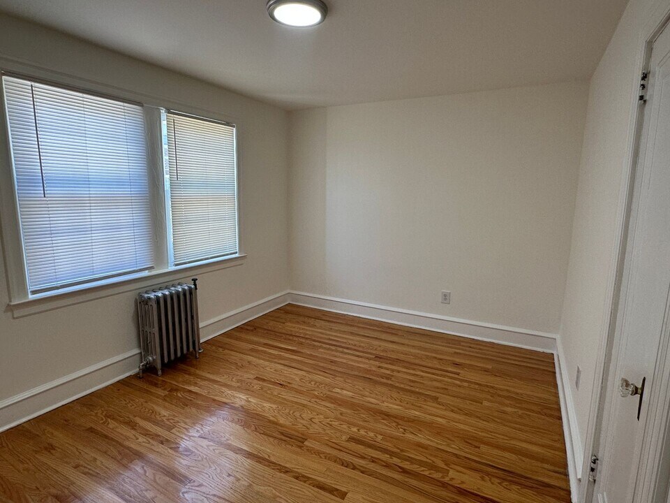 1505 Bywood Ave in Upper Darby Township, PA - Building Photo