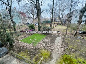 12 Silvey Pl, Unit 1 in Somerville, MA - Foto de edificio - Building Photo