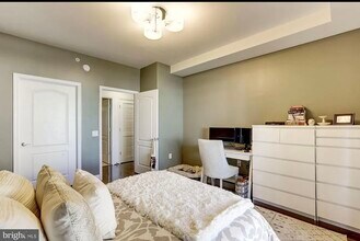 525 N Fayette St, Unit 121 in Alexandria, VA - Foto de edificio - Building Photo