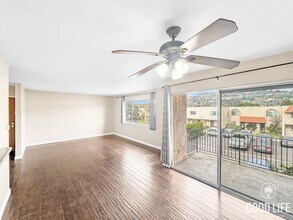 6811 Alvarado Rd in San Diego, CA - Building Photo - Building Photo