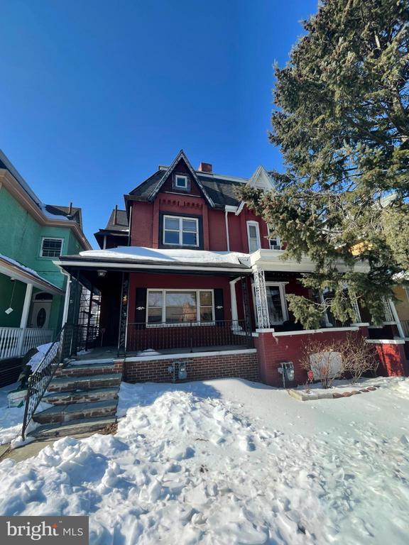 property at 1128 N 6th St