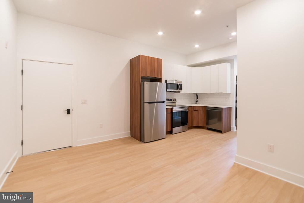 4408 Lancaster Ave in Philadelphia, PA - Building Photo