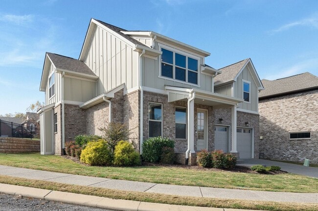 2013 Blackstone Dr in Hendersonville, TN - Building Photo - Building Photo